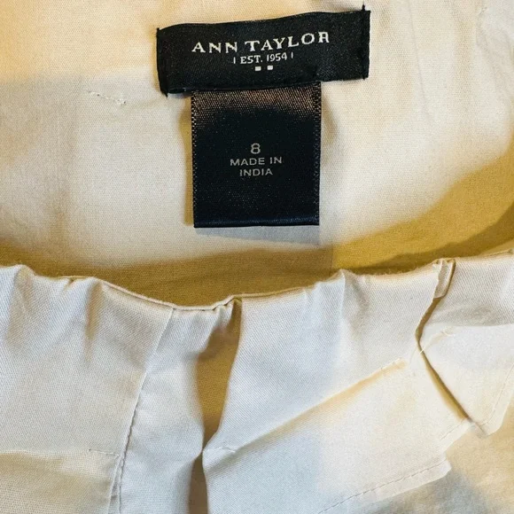 Ann Taylor Cream Ruffled Sleeveless Blouse Size 8 - Picture 5 of 5